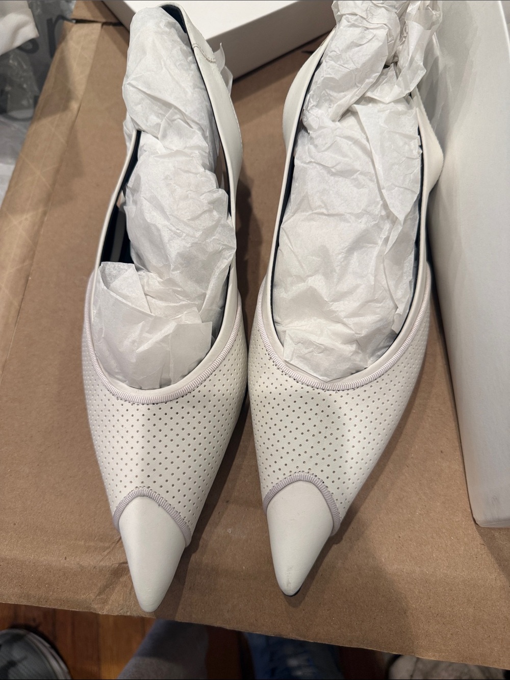 COS- WOMEN’S PERFORATED LEATHER SLINGBACK HILL- SIZE 10 WHITE